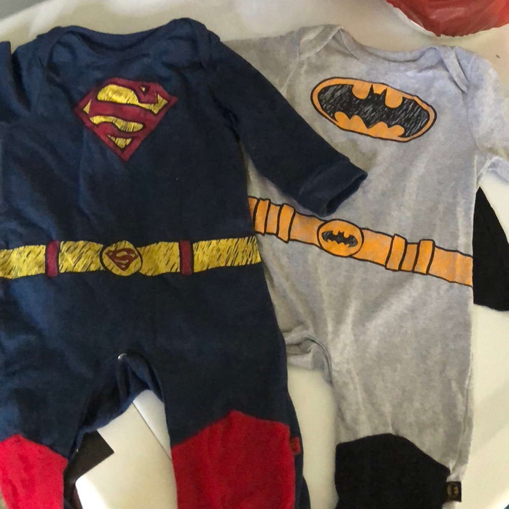 Super hero one piece body suit w/cape
